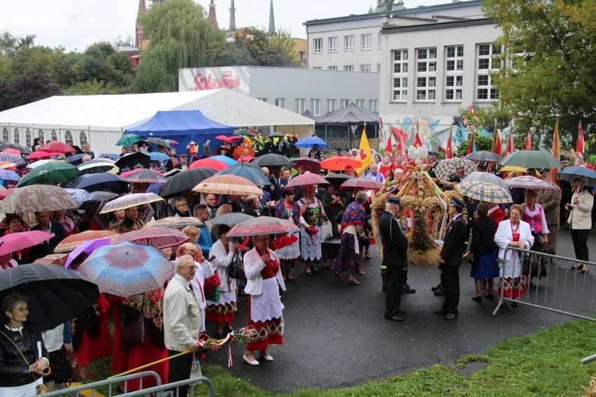 Miejskie dożynki odbywają się w niedzielę w Dąbrowie...