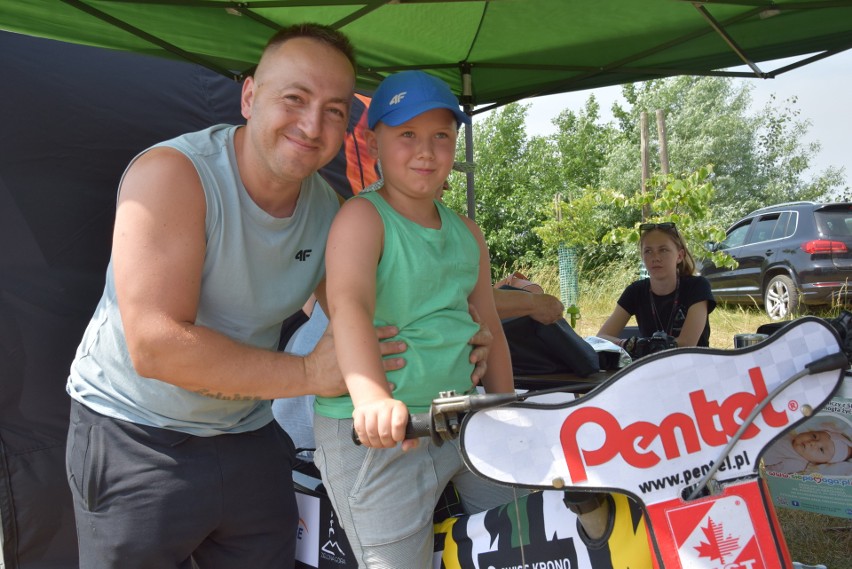 Mieszkańcy gminy Świdnica dołączają do pomocy dla małej Ani...