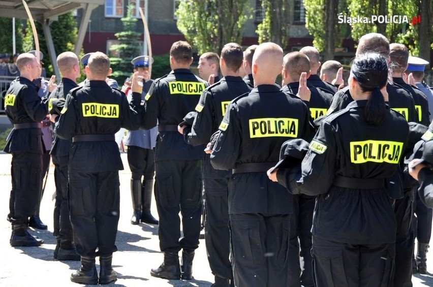 Ślubowanie nowych policjantów w Katowicach