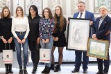 Wernisaż prac studentów Politechniki Świętokrzyskiej "Studenckie Plenery 2019”. Wyróżniono najlepszych [ZDJĘCIA] 