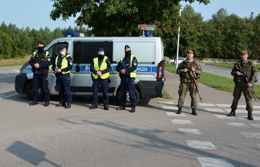 Podlascy policjanci i żołnierze Wojsk Obrony Terytorialnej...