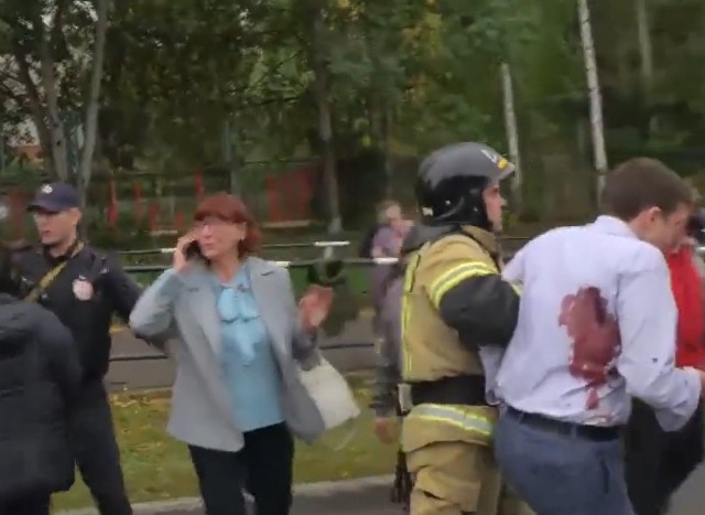 Kilkanaście osób zginęło, a 20 zostało rannych w poniedziałek w wyniku strzelaniny, do której doszło w szkole w Iżewsku w centralnej Rosji - podało Ministerstwo Spraw Wewnętrznych kraju.