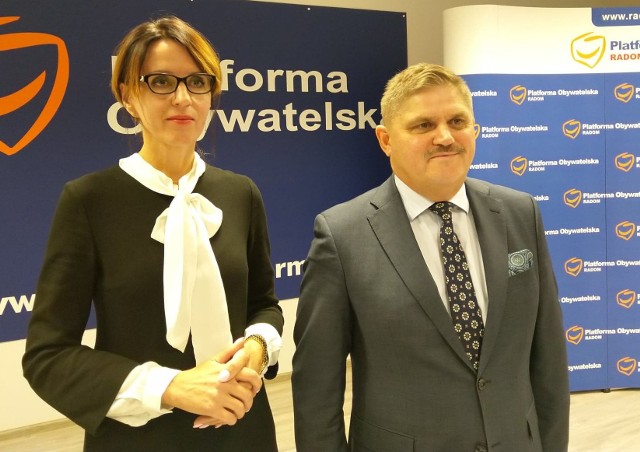 - Nie dajcie się nabrać na puste obietnice Prawa i Sprawiedliwości - apelowali posłowie Anna Maria Białkowska i Leszek Ruszczyk.