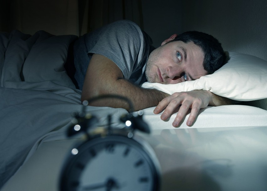 Nadużywanie coli prowadzi do zaburzeń snu co spowodowane...