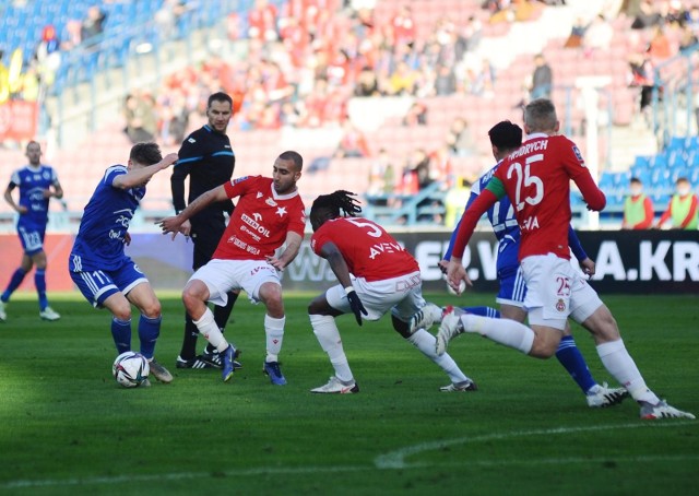 12.02.2022 krakowmecz pilka nozna wisla krakow - stal mielec fot. wojciech matusik / polskapress