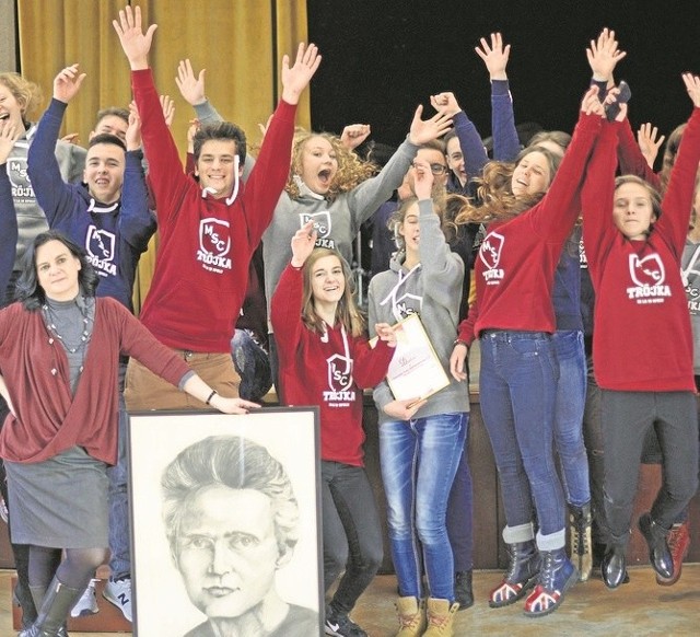 Maria Skłodowska-Curie patronuje III LO - od wielu lat najlepszemu opolskiemu liceum ogólnokształcącemu.