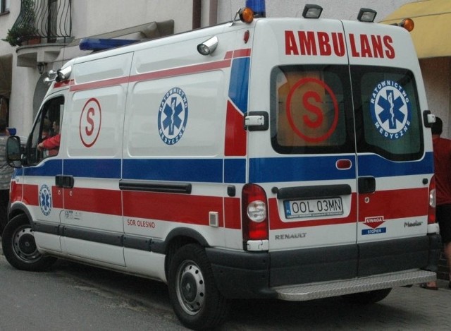 19-latek został przewieziony do szpitala w Oleśnie.
