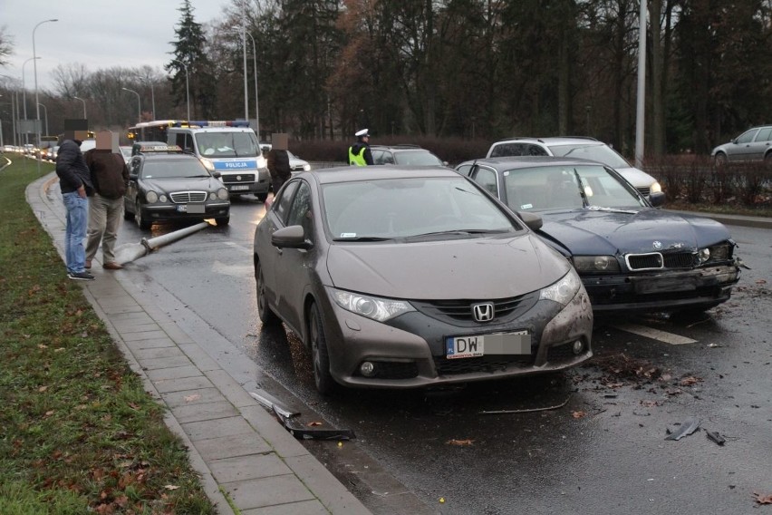 Wypadek na Kozanowie. Policja jest na miejscu