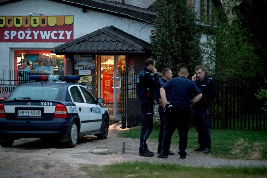 Napad na sklep w Ostrołęce. Policja szuka rabusia
