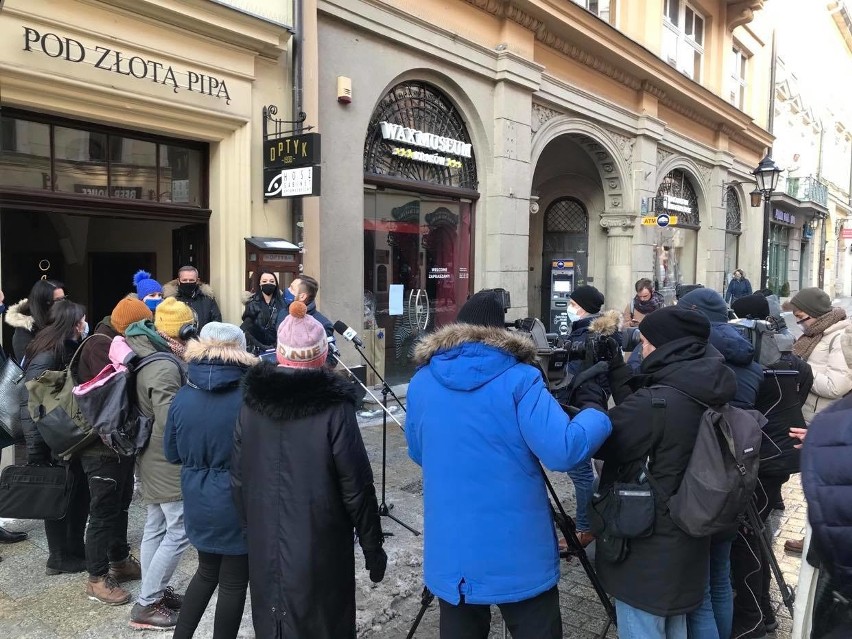 Krakowscy restauratorzy apelują do rządu o zdjęcie obostrzeń w lokalach gastronomicznych 