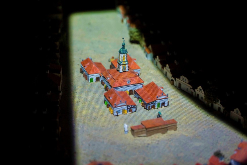 Wirtualna podróż w czasie po ulicach barokowego Białegostoku i zwiedzanie kamienicy (zdjęcia)