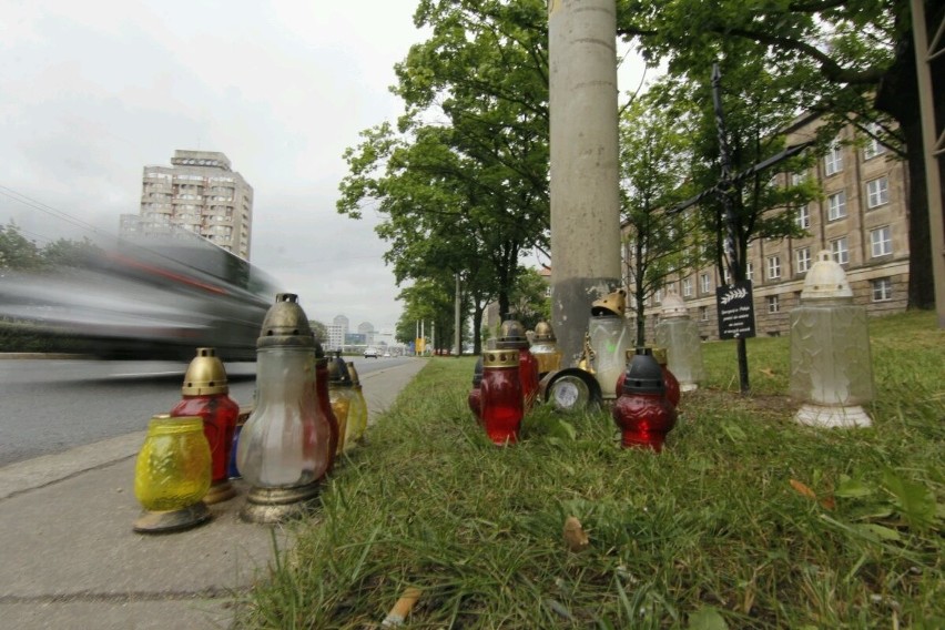 Wrocław: Na placu Grunwaldzkim stanął krzyż (ZDJĘCIA)