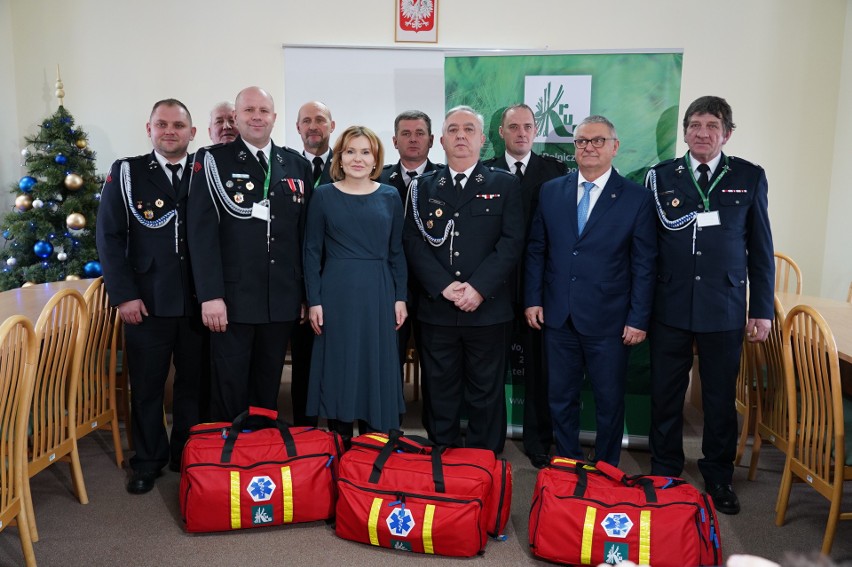 12 grudnia KRUS przekazał 3 nowe torby ze sprzętem...