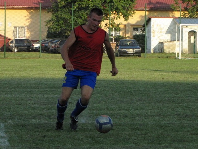 Adam Pałubiński zdobył gola na wagę jednego punktu.