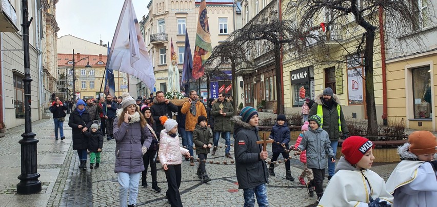 Uczestnicy Rodzinnego Różańca przeszli w sobotę ulicami...