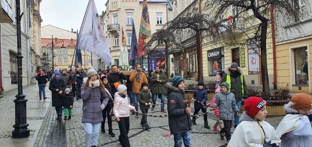 Uczestnicy Rodzinnego Różańca przeszli w sobotę ulicami Przemyśla.