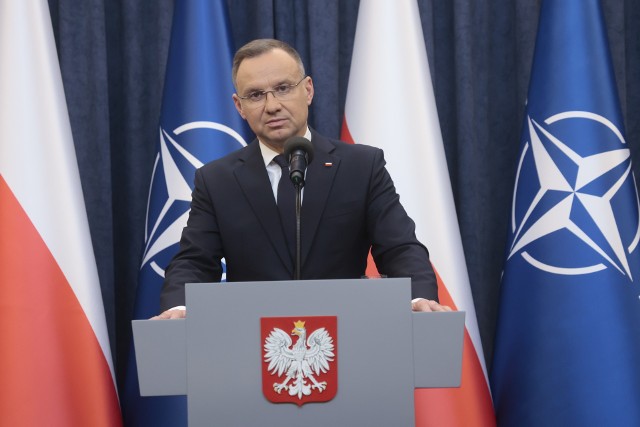 Władze Izraela zachowują się w sposób stonowany, a niestety ich ambasador w Polsce nie potrafi ich wyczucia zachować. Znacząco utrudnia nasze wzajemne relacje – powiedział prezydent Andrzej Duda