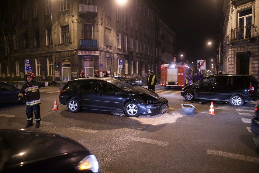 Wypadek na Żeromskiego. Zderzenie trzech samochodów [ZDJĘCIA+FILM]