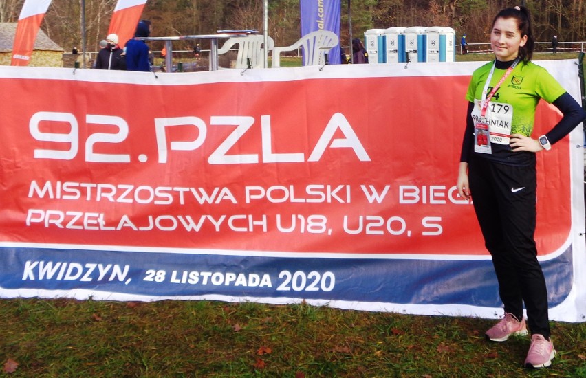 UKS Clan. Oliwia Prachniak startowała w Mistrzostwach Polski w Biegach Przełajowych w Kwidzynie, 28.11.2020. Jak jej poszło? 