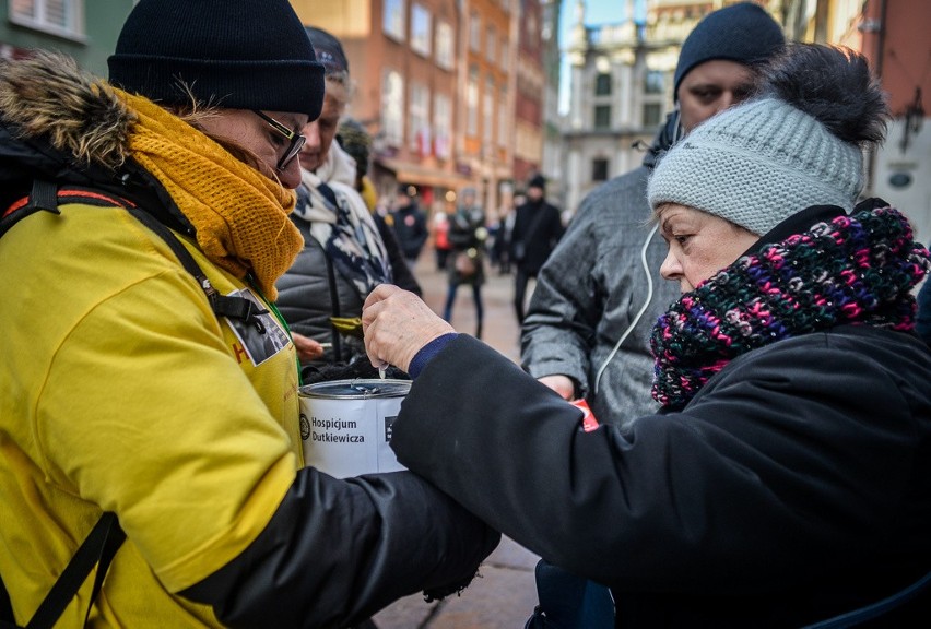 Cały Gdańsk wierzy, że dobro zwycięży! "Nikt nie chciał w tych chwilach być sam. Dlatego tak wszyscy lgnęli do siebie"