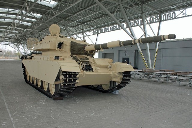 Czołg Centurion Mk 5 powrócił po renowacji do Poznania