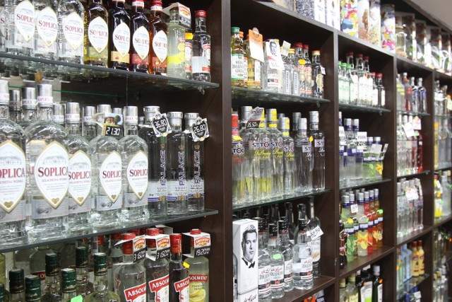 W ubiegłym roku 33 sklepy i punkty usługowe w Łodzi straciły koncesje na sprzedaż alkoholu