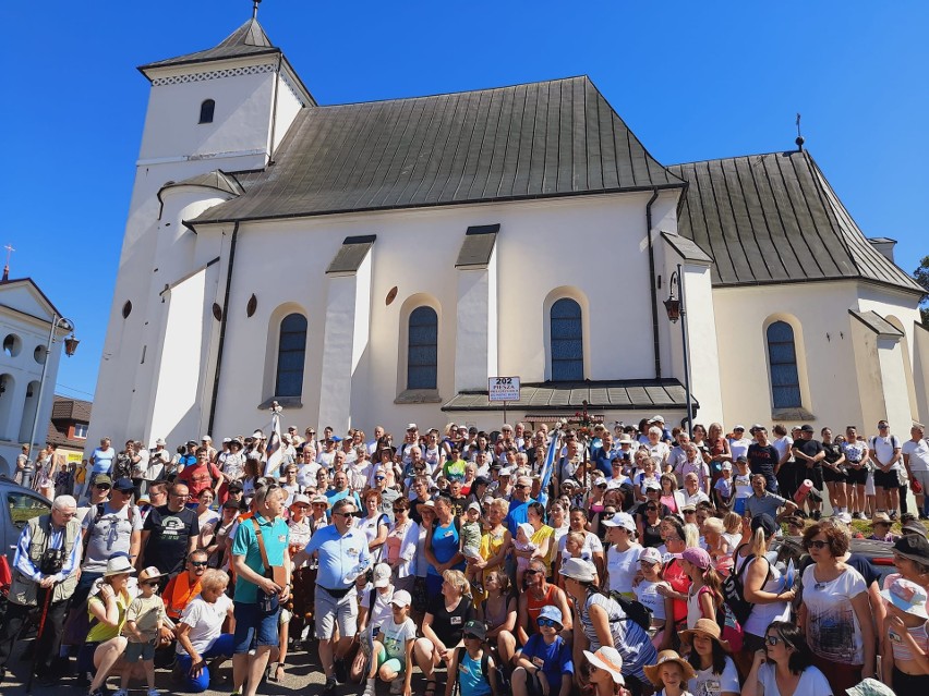 Mieszkańcy gminy Staszów wyruszyli w drogę do Sulisławic...