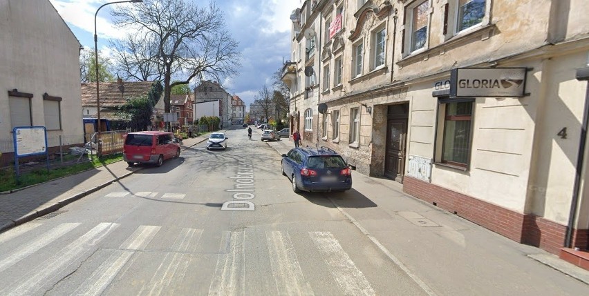 Ulica Dolnobrzeska wymaga natychmiastowego remontu. Oferty...
