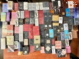 Policjanci z Mysłowic przechwycili kilkadziesiąt sztuk nielegalnych luksusowych perfum, które były sprzedawane w internecie. WIDEO