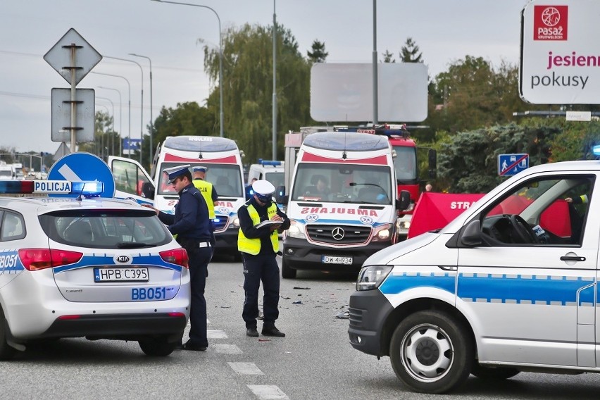 Tragiczny wypadek pod Wrocławiem. Nie żyje motocyklista [ZDJĘCIA]