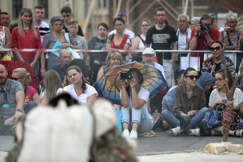 Kraków zmienił się w wielką plenerową scenę dla teatrów z całego świata [ZDJĘCIA]