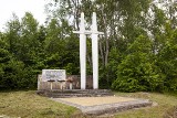W Ruskim Brodzie w gminie Przysucha na pomniku upamietniającym wydarzenia z czasów wojny został zmieniony napis na tablicy