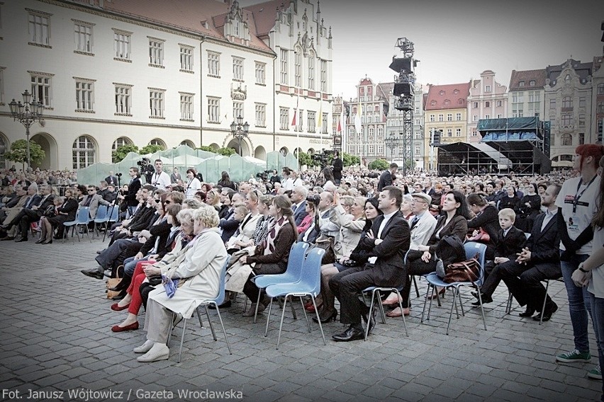 Wrocław: Tłumy na koncercie Piotra Rubika w Rynku (ZDJĘCIA)