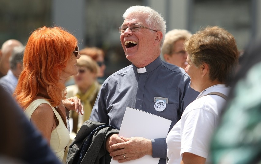 27 lat wolności? Manifestacja KOD we Wrocławiu (ZDJĘCIA)