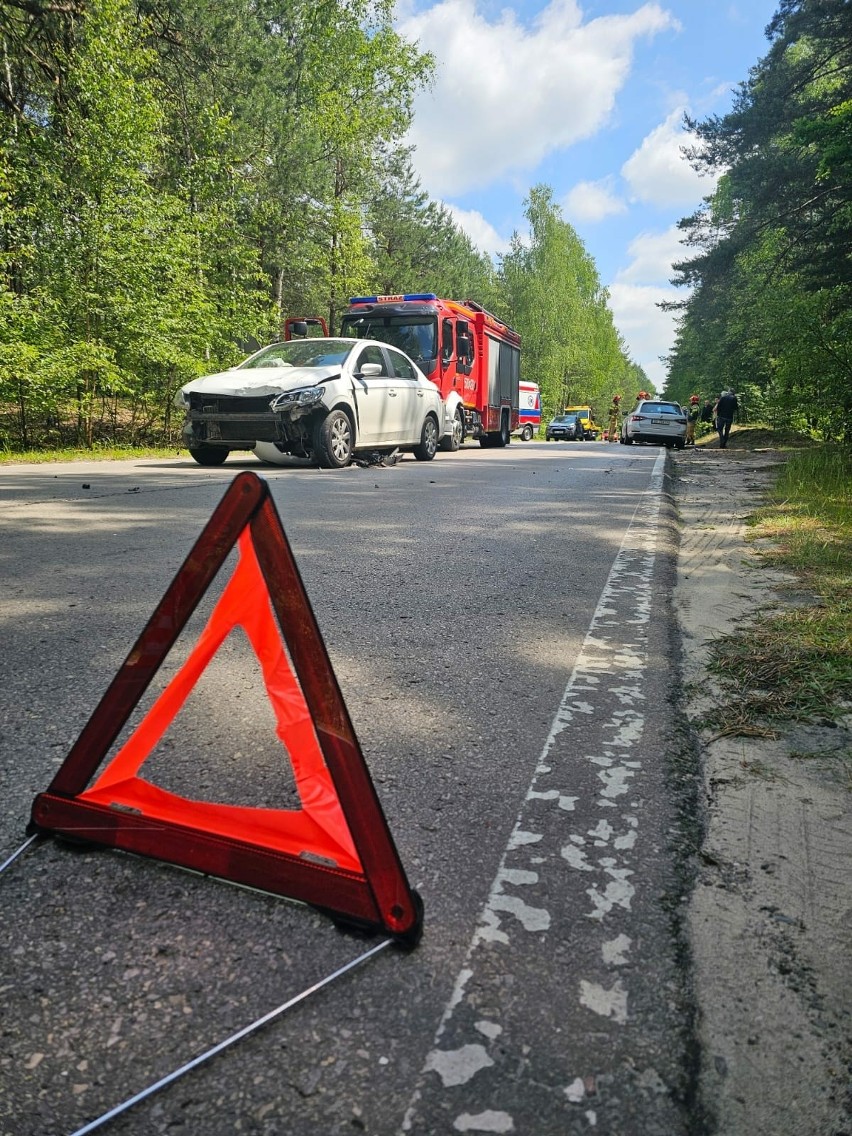 Wypadek dwóch osobówek i quada na drodze Olkusz-Bukowno -...