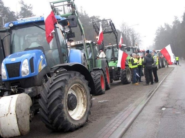 W Wysokiem Mazowieckiem rolnicy blokują drogę krajową nr 66