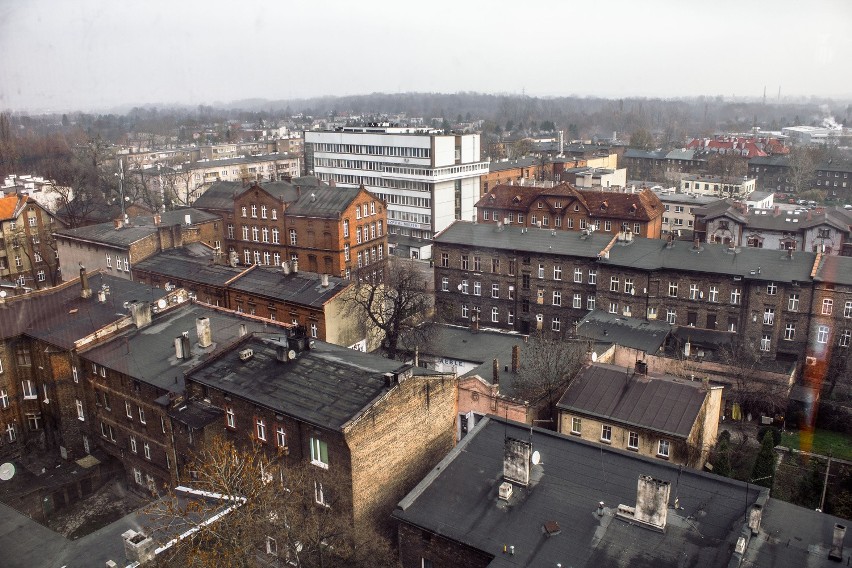 Panorama centrum Siemianowic Śląskich. Miasto spowite mgłą [ZDJĘCIA]