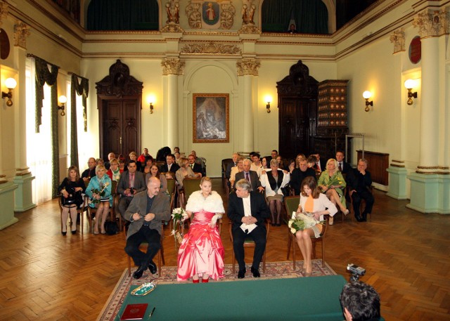 W 2012 r. na ślubnym kobiercu w ratuszu stanęli prof. Andrzej Szarek i Renata Szułczyńska