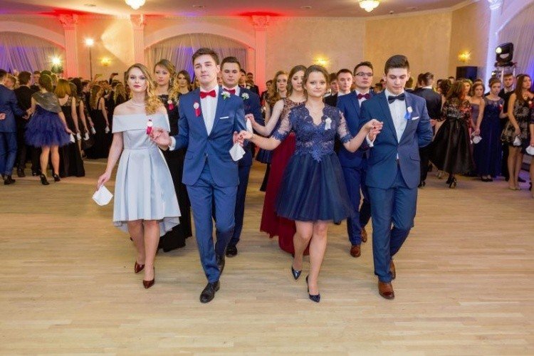 Studniówki 2017. Maturzyści liceum Piotra Skargi w Grójcu bawili się w