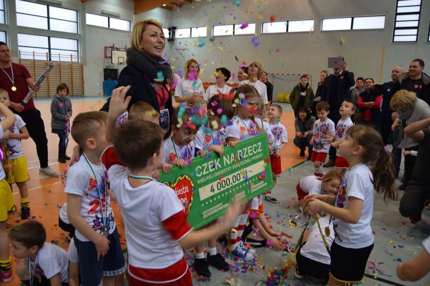 Podczas turnieju przedszkolaki przekazały 4 tys. zł...