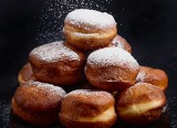 Menu na Tłusty Czwartek 2024: domowe pączki, faworki, oponki. Co przygotować na święto łasuchów? [PRZEPISY]