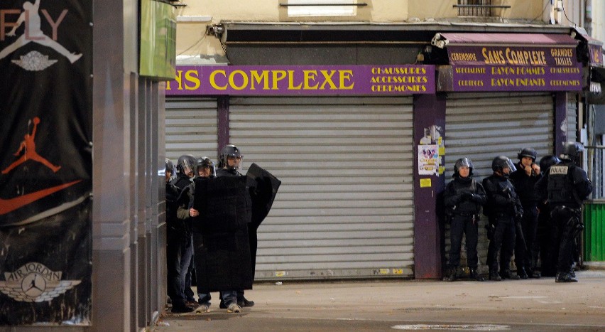 Obława w Saint-Denis na północy Paryża. Są zabici