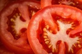 Pomidory - kalorie i wartości odżywcze. Takie są skutki jedzenia pomidorów dla naszego organizmu