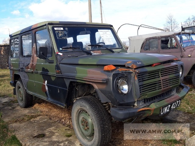 Samochód ciężarowo-osobowy wysokiej mobilności mercedes 290GD (uszkodzony przód pojazdu)Rok produkcji: 1995Cena: 32 tys. złCzytaj także: Zarobki w wojsku 2020. Ile zarabia żołnierz zawodowy? Zobacz wideo: Za nami kolejna edycja Zlotu Samochodów Star. Wielkich pojazdów i emocji nie mogło zabraknąćwideo: TVN Turbo/x-news