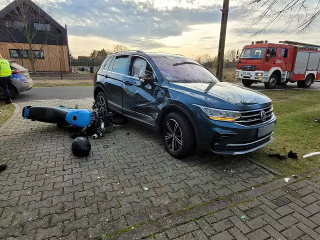 Zderzenie samochodu osobowego z motocyklem w Nowym Warpnie