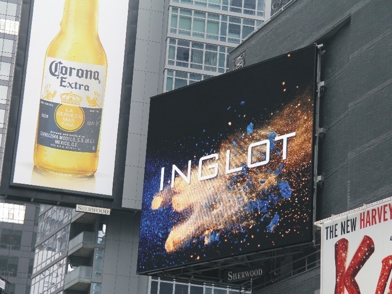 Wideobillboard przemyskiego Inglota na Times Square w Nowym...
