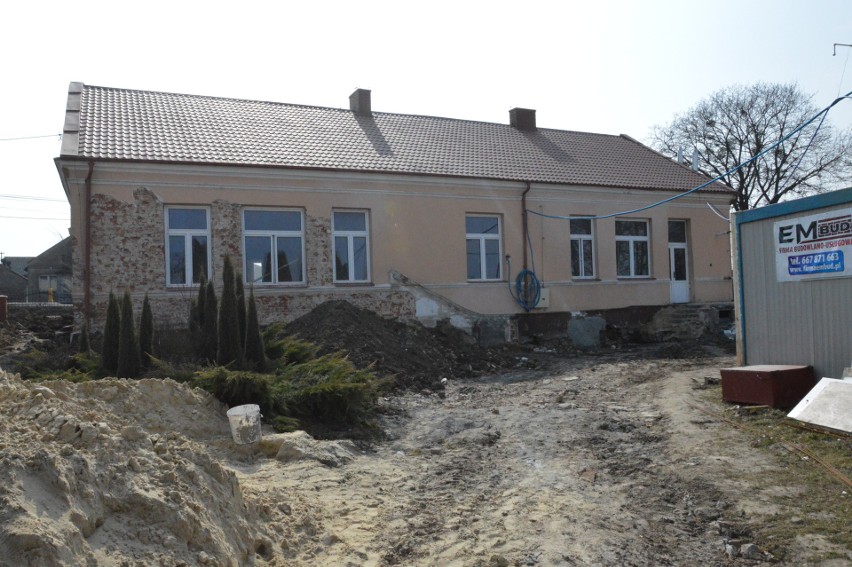Trwa remont dawnego przedszkola w Lipniku. Powstanie tam posterunek policji (ZDJĘCIA)