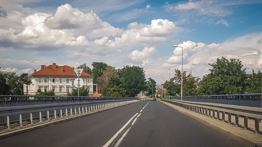 Policjanci z Leszna uratowali życie mężczyzny.