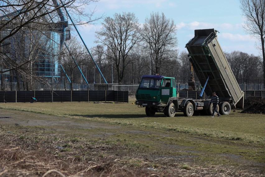 To był reprezentacyjny stadion Krakowa. Obiekt powstał przed wojną w sąsiedztwie Błoń. Teraz wybudują tam apartamenty [ZDJĘCIA]