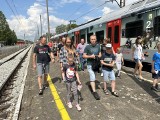 Mistrzostwa drezyn w Wieruszowie 2023. Na miejsce imprezy bezpłatnie dowoziły pociągi Łódzkiej Kolei Aglomeracyjnej i Kolei Śląskich FOTO